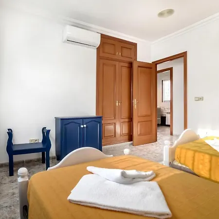 Villa Garrofer - Plusholidays *