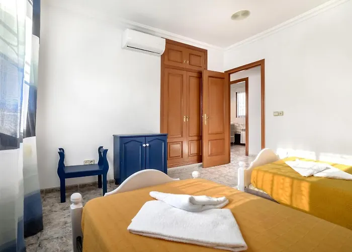 Villa Garrofer - Plusholidays *